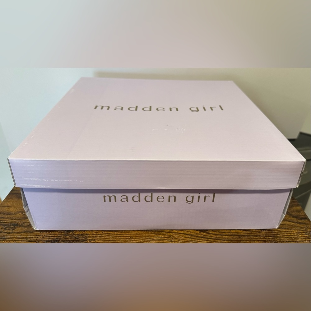 Madden Girl Womens Cody Rhinestone Ankle Boots NWT Size 7 - Picture 3 of 8